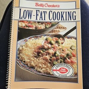 Vintage Betty Crocker's Low Fat Cookbook - Great Condition